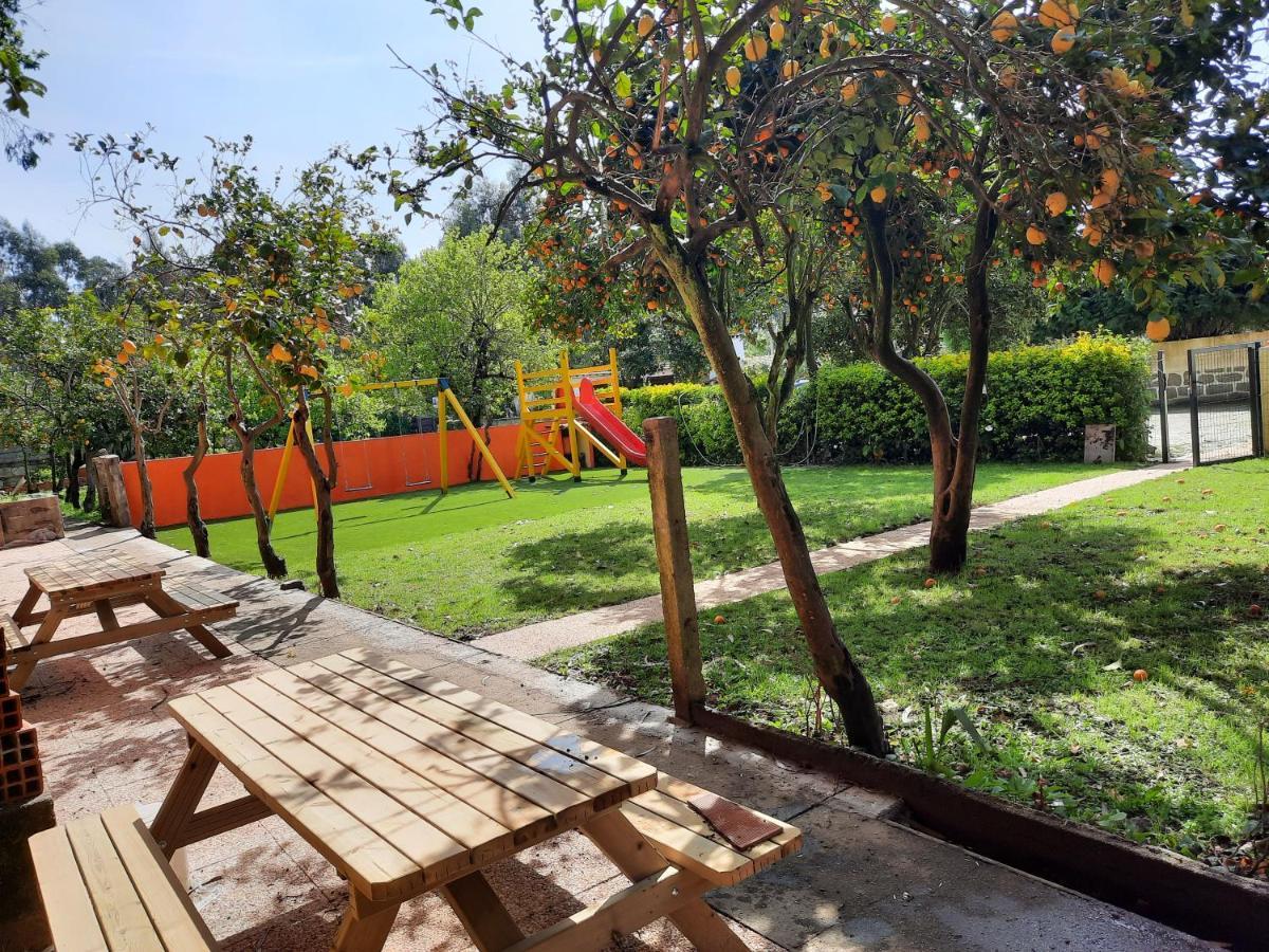 Metro Vilar Suites & Villas Vilar do Pinheiro Kültér fotó