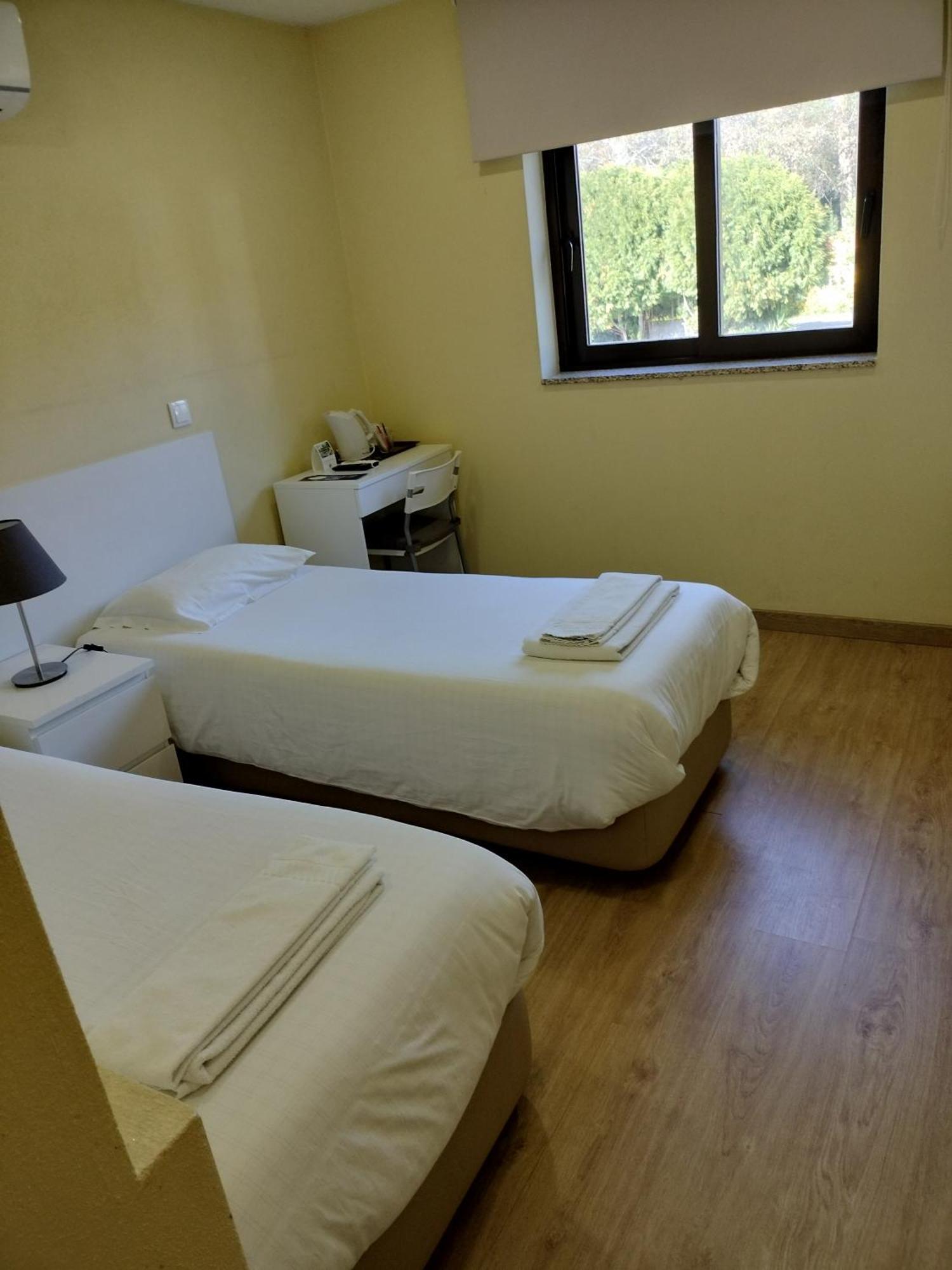 Metro Vilar Suites & Villas Vilar do Pinheiro Szoba fotó